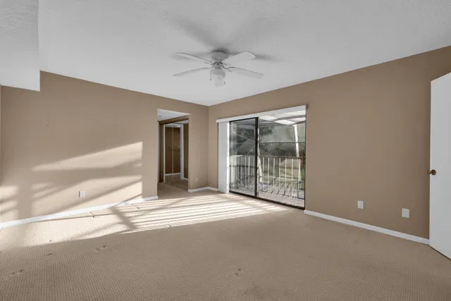 Unit 834 photo 32