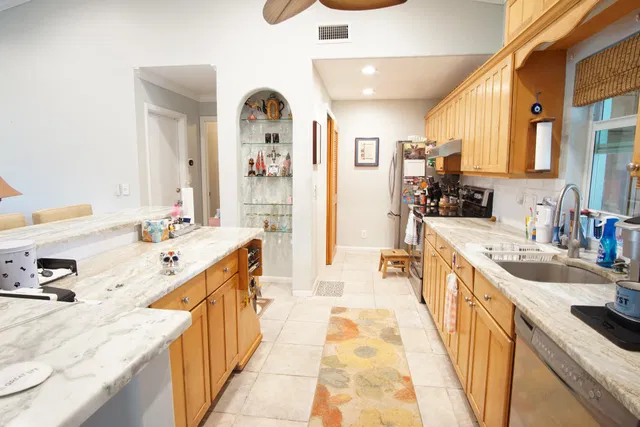 Residence photo 2