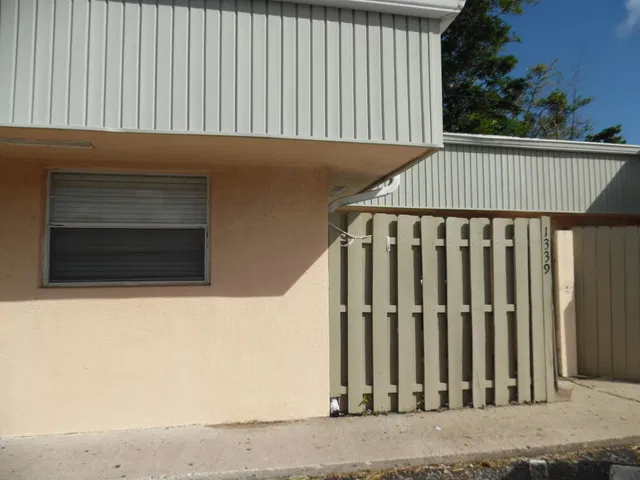 Residence photo 2