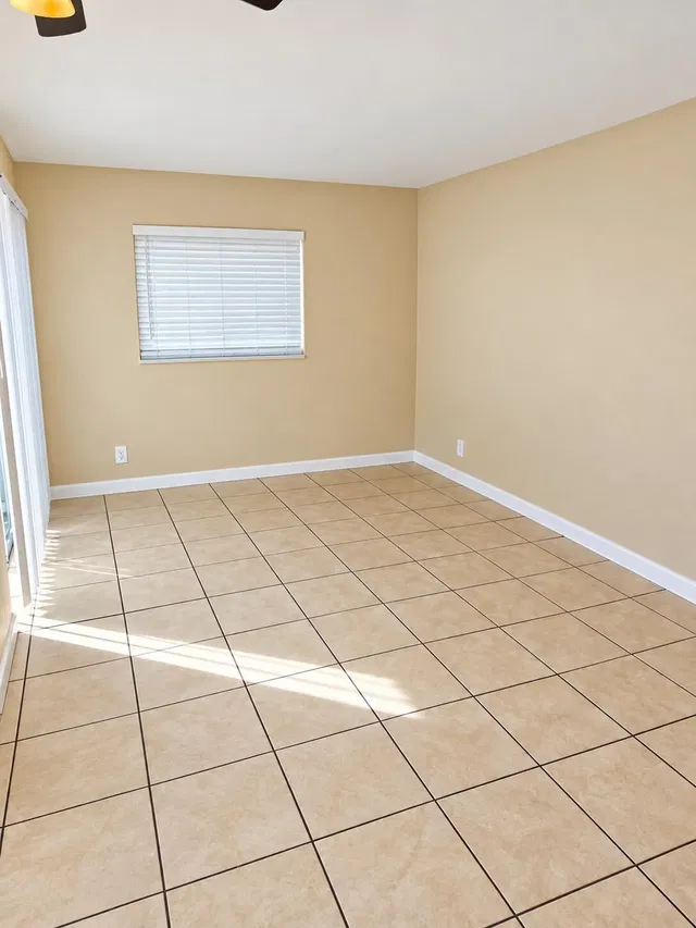 Residence photo 3