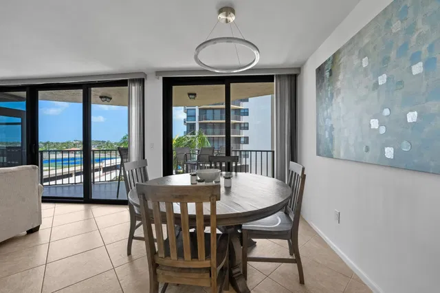 Unit 5120 photo 6