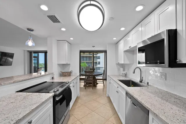 Unit 5120 photo 8