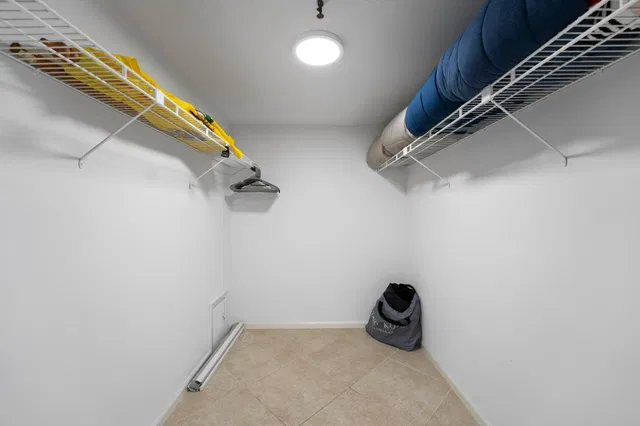 Unit 5120 photo 12