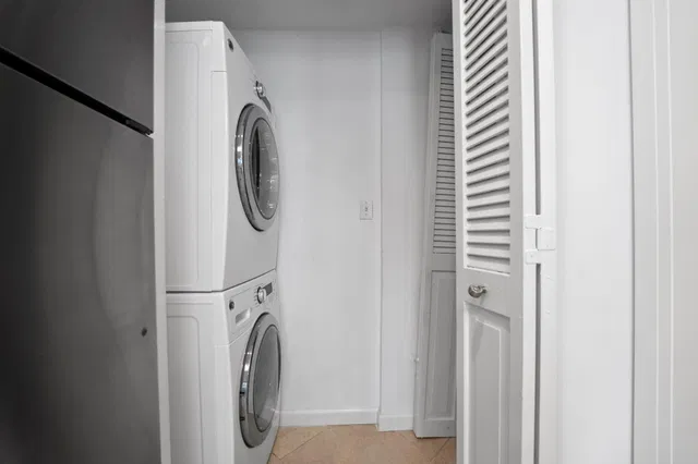 Unit 5120 photo 14