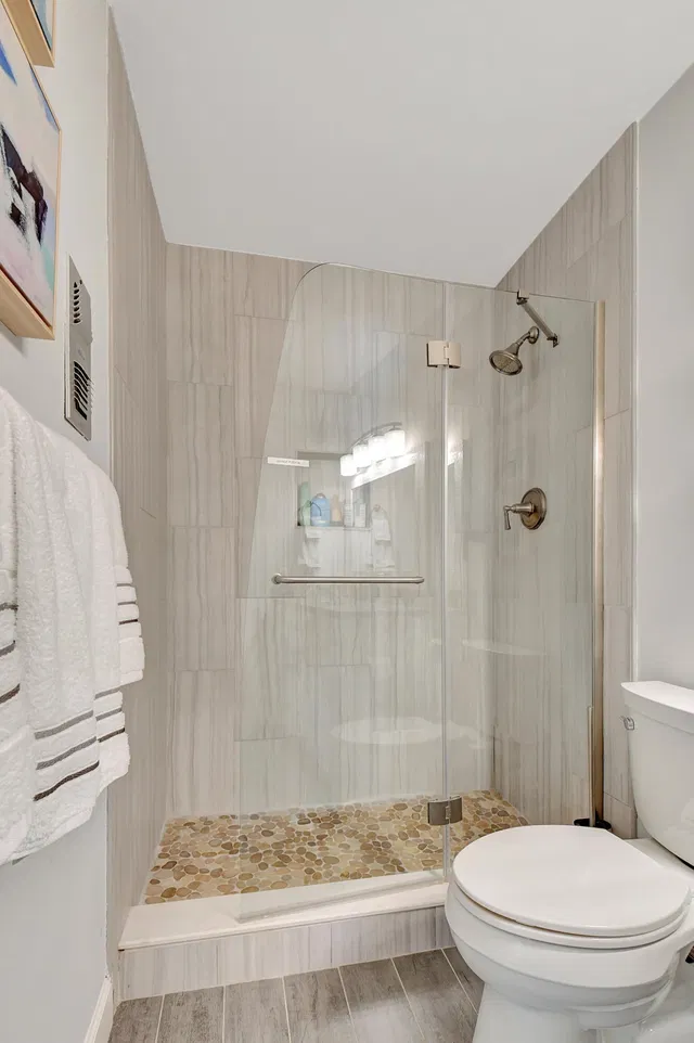 Unit D13 photo 25