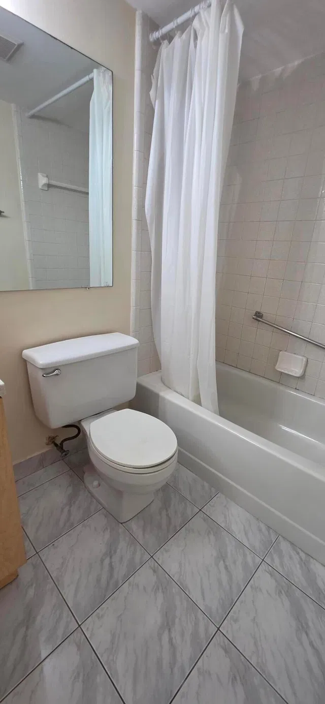 Unit B1 photo 10
