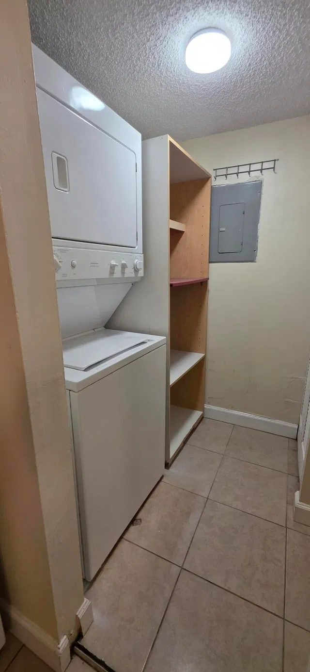 Unit B1 photo 20