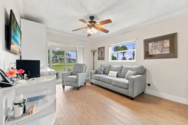  Residence photo 12