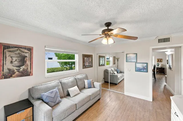  Residence photo 14