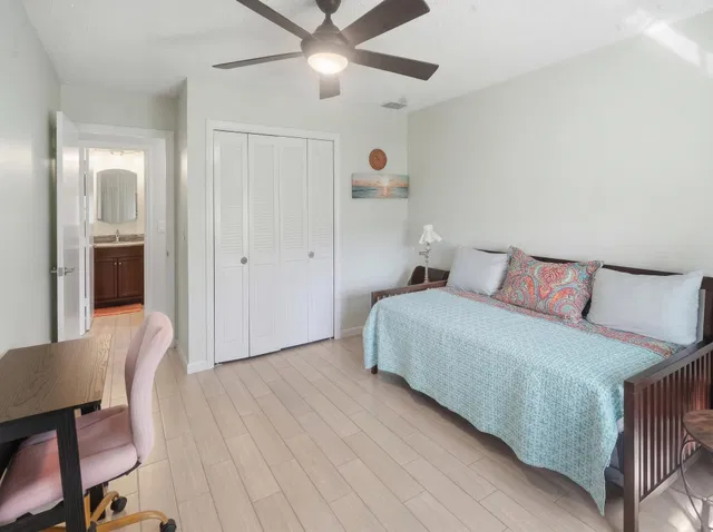 Unit 153 photo 2