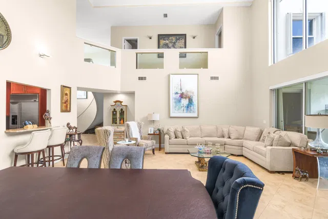 Residence photo 3