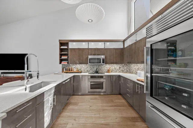 Windsor Way Residence photo 11
