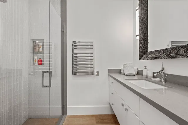 Windsor Way Residence photo 20