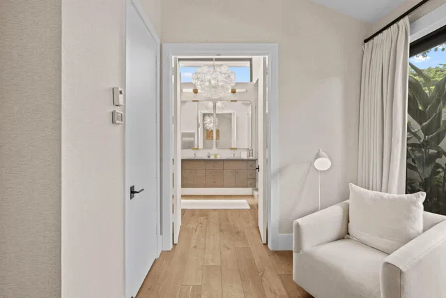 Windsor Way Residence photo 23