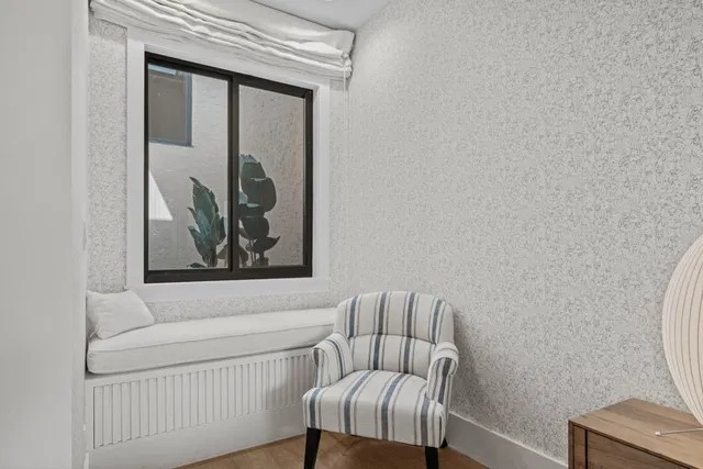 Windsor Way Residence photo 25