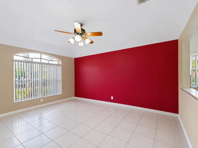 Residence photo 3