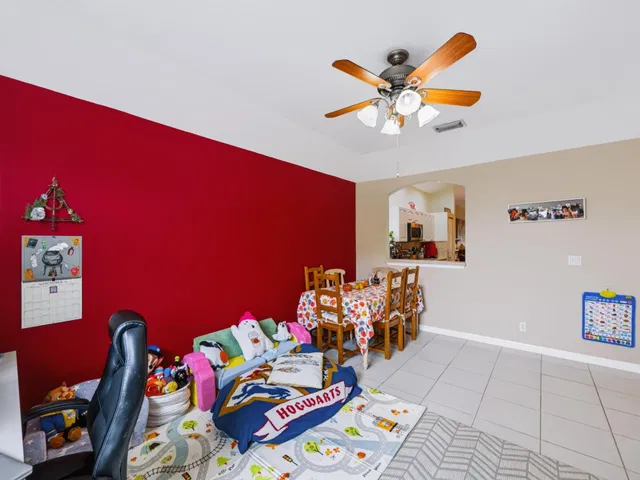 Residence photo 4