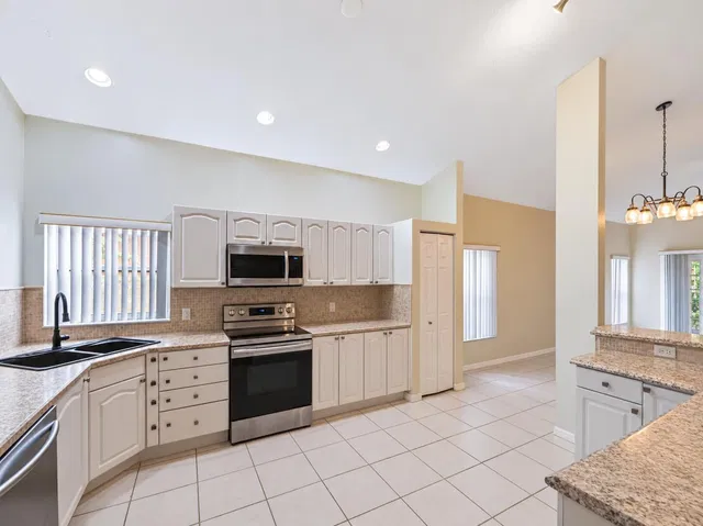 Residence photo 7