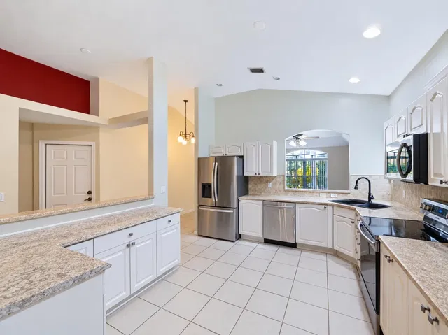 Residence photo 9