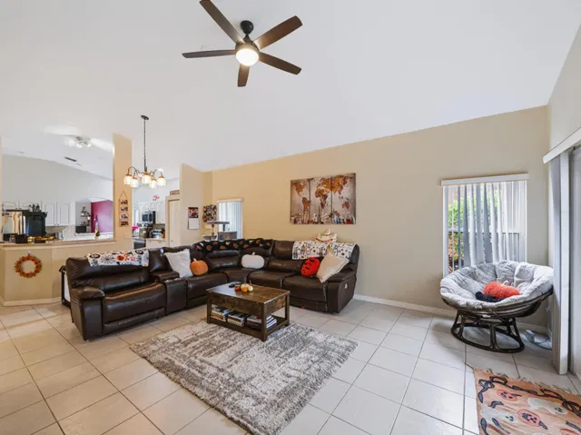 Residence photo 16