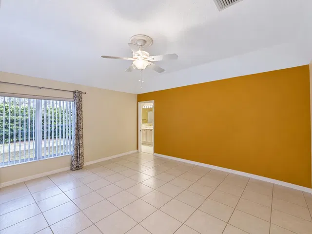 Residence photo 19