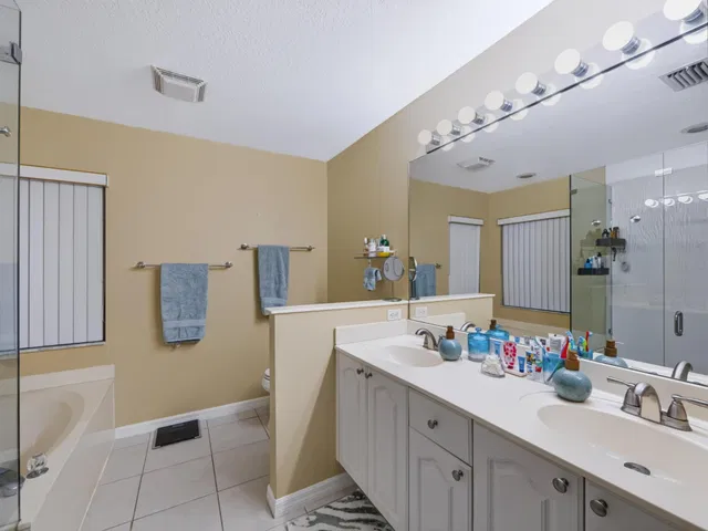 Residence photo 22