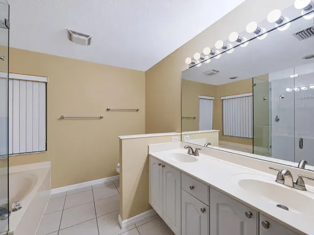 Residence photo 23