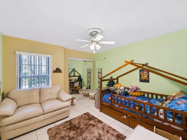 Residence photo 26