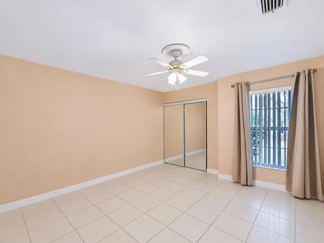 Residence photo 29