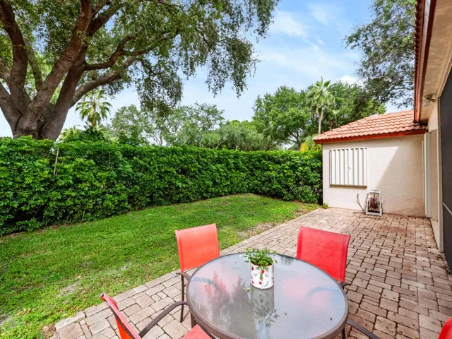 Residence photo 33