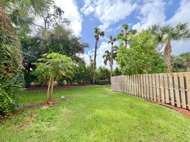  Residence photo 4