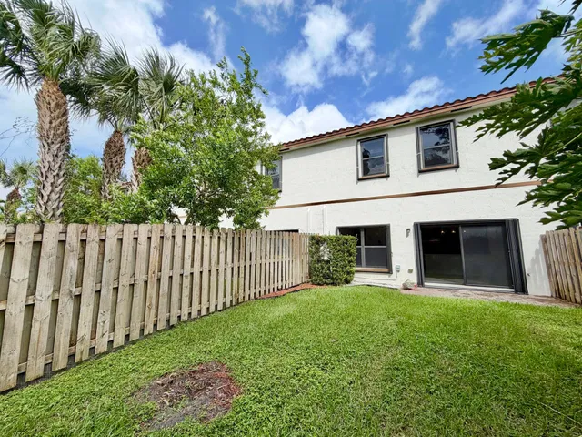  Residence photo 6