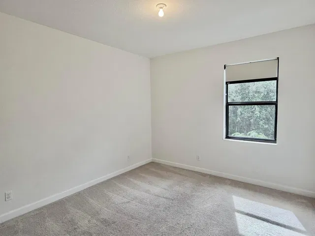  Residence photo 15