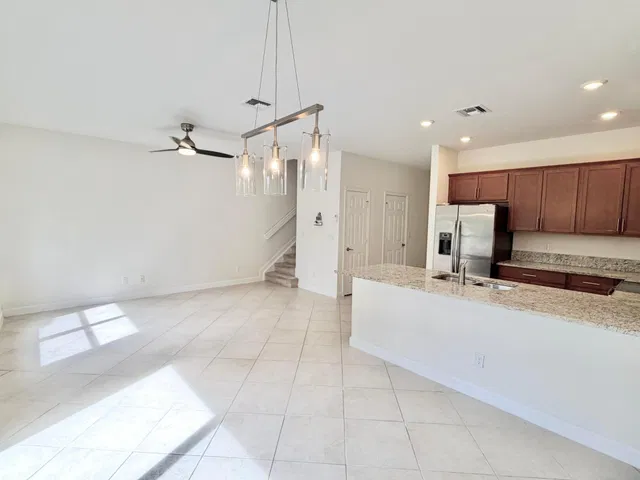  Residence photo 21