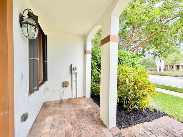  Residence photo 25