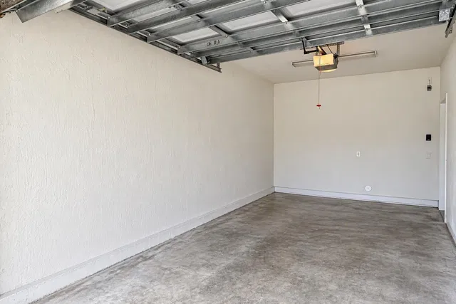  Residence photo 27