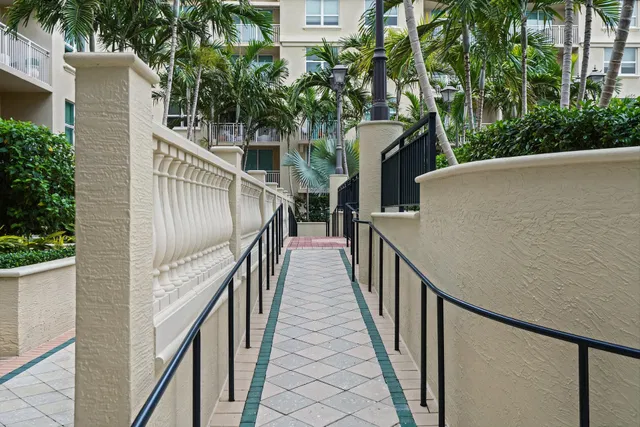 Townsend Place Unit 602 photo 9