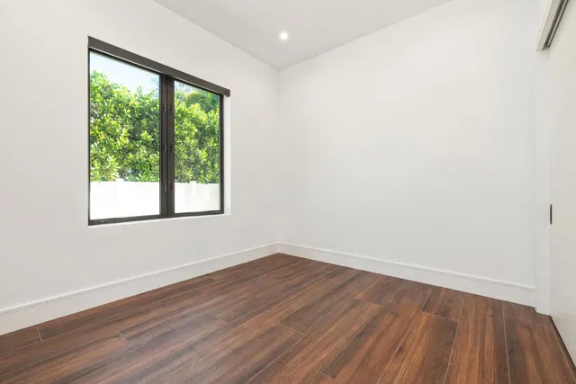 Residence photo 24