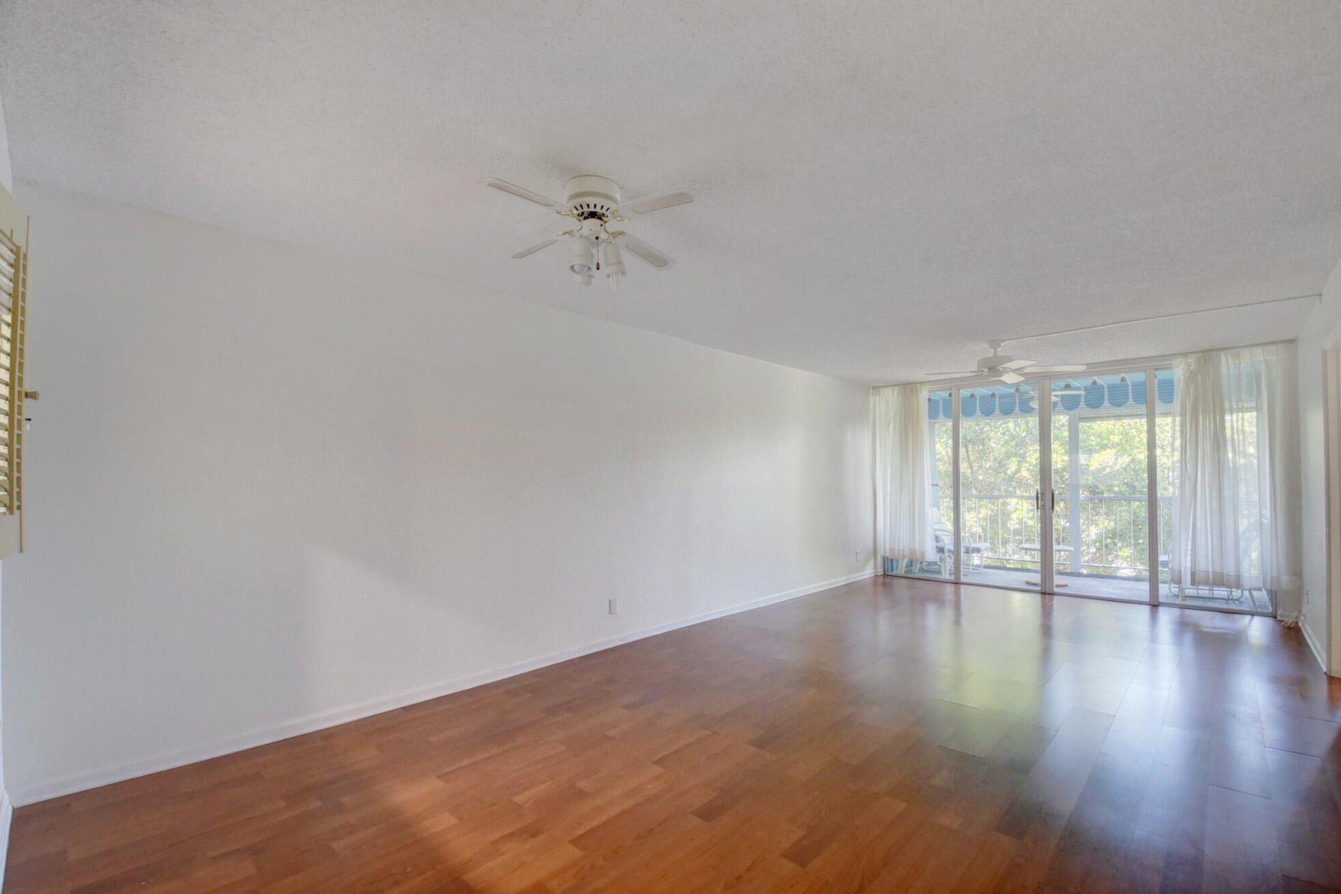 Unit 408 photo 6