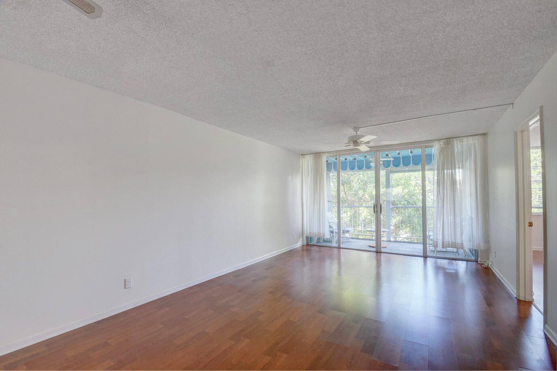 Unit 408 photo 7
