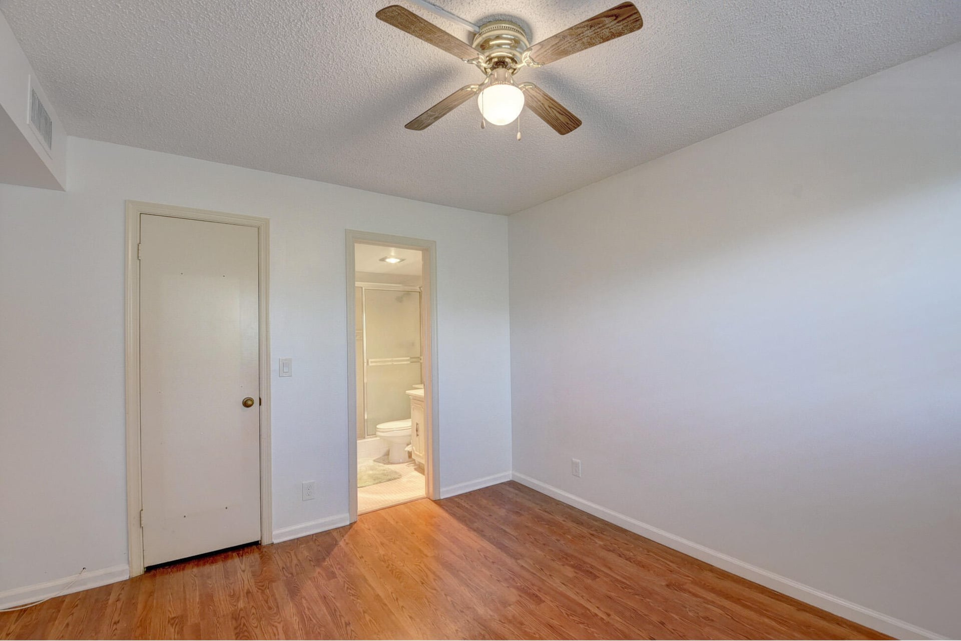 Unit 408 photo 18