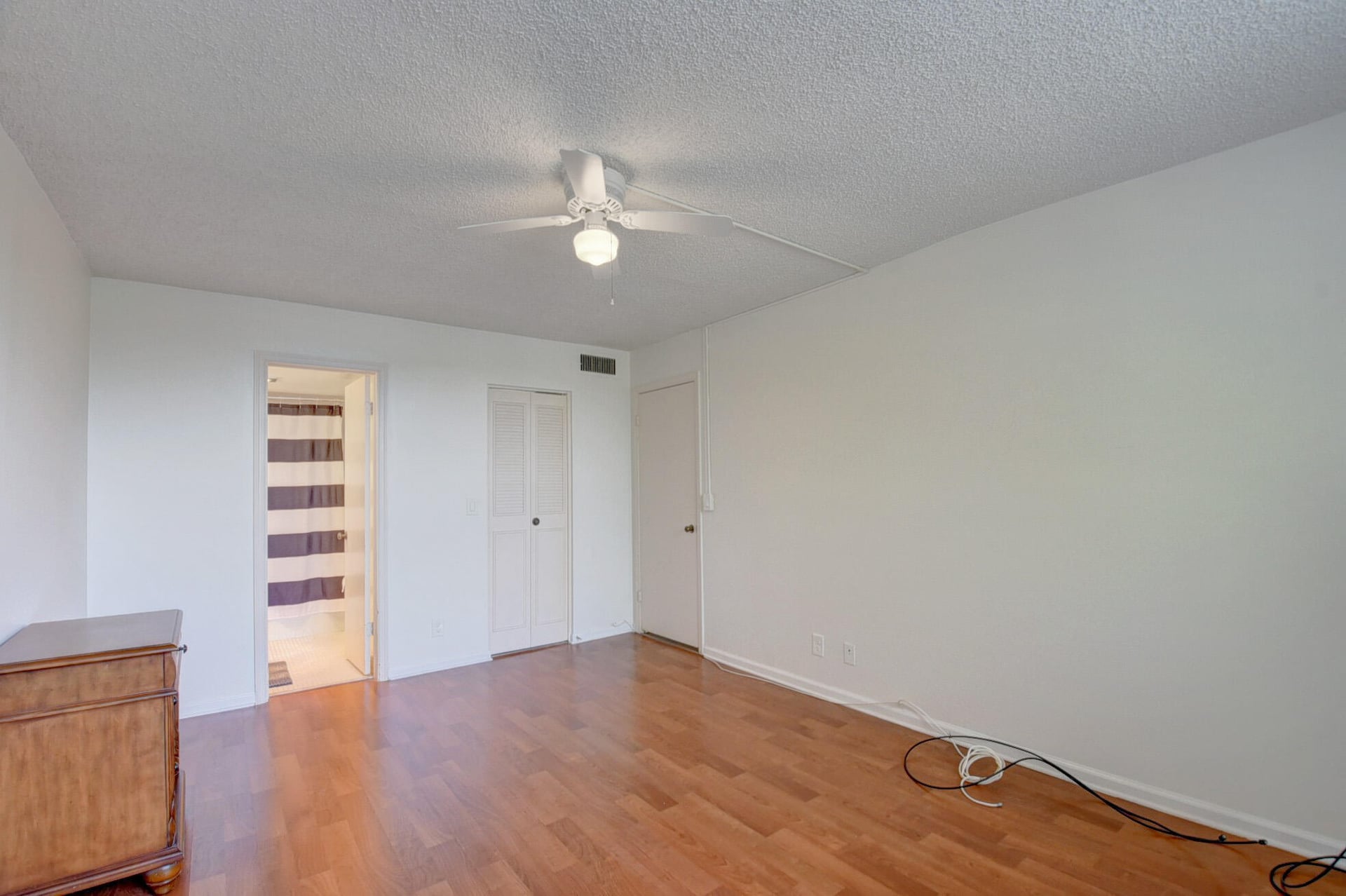 Unit 408 photo 32