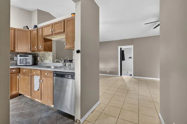 Residence photo 2