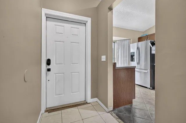 Residence photo 3