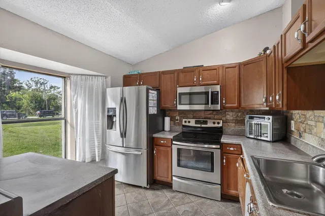 Residence photo 6