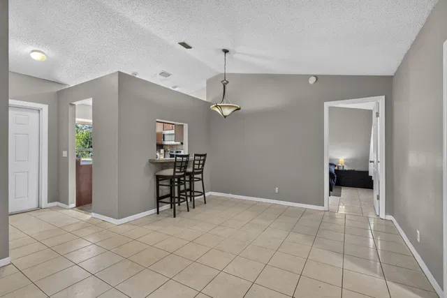 Residence photo 11