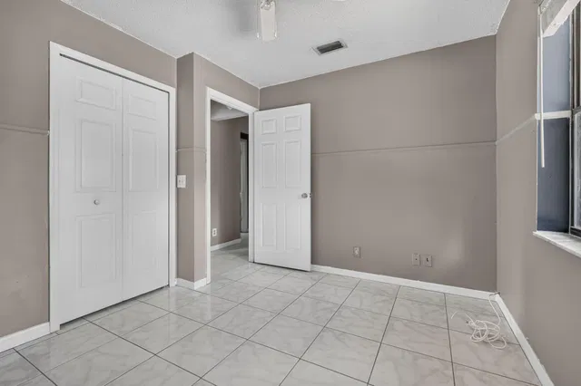 Residence photo 17