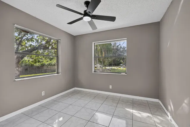 Residence photo 18
