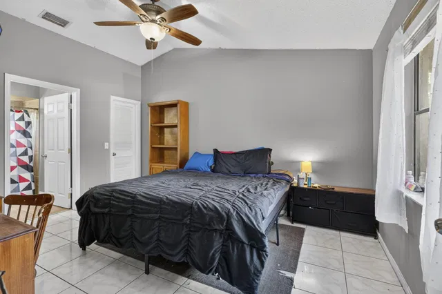 Residence photo 24