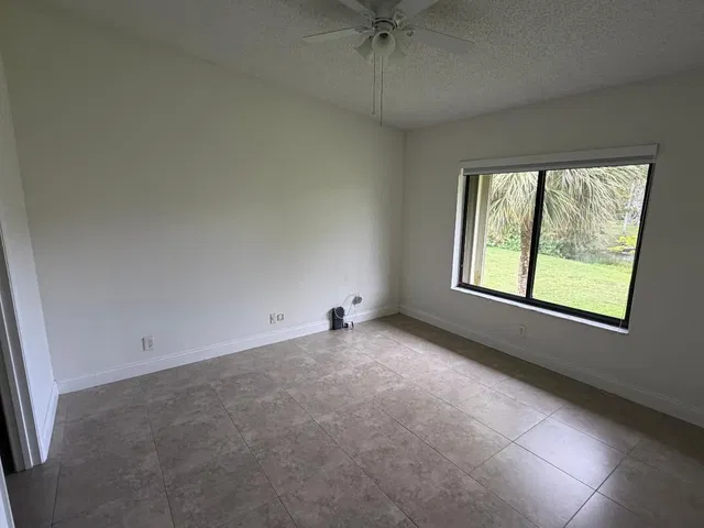 Unit 203 photo 6